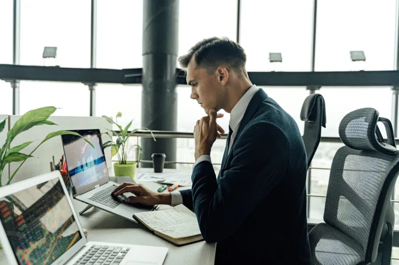 The Depth Trap: Why Narrowing Your Tech Expertise Too Far Can Cost You Everything